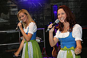 Sigrid und Marina beim 30. Open Air-Konzert von "Die Zillertaler Haderlumpen" am 12.08.2017 (©Foto: Martin Schmitz)